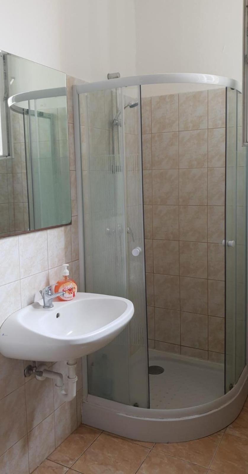 White Ship Apartman Budapeszt Zewnętrze zdjęcie