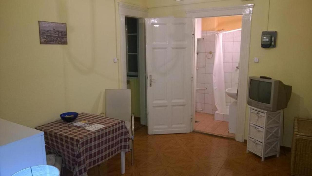 White Ship Apartman Budapeszt Zewnętrze zdjęcie